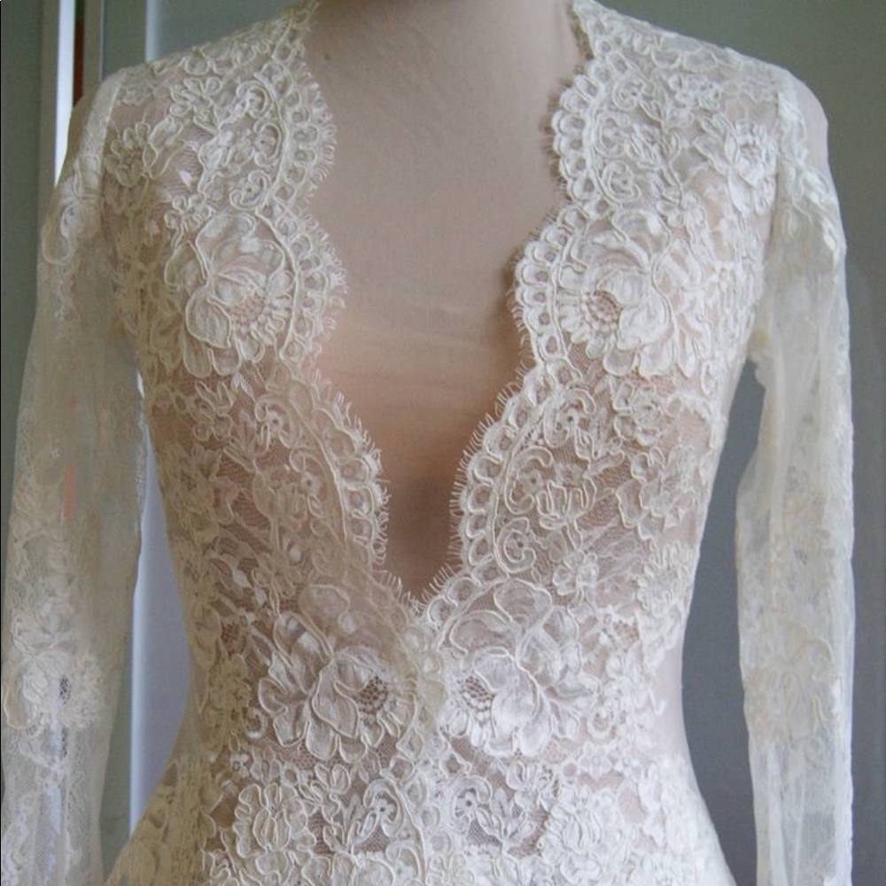 Long sleeve lace bridal dress topper (bolero)